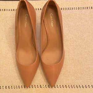 Calvin Klein tan pumps